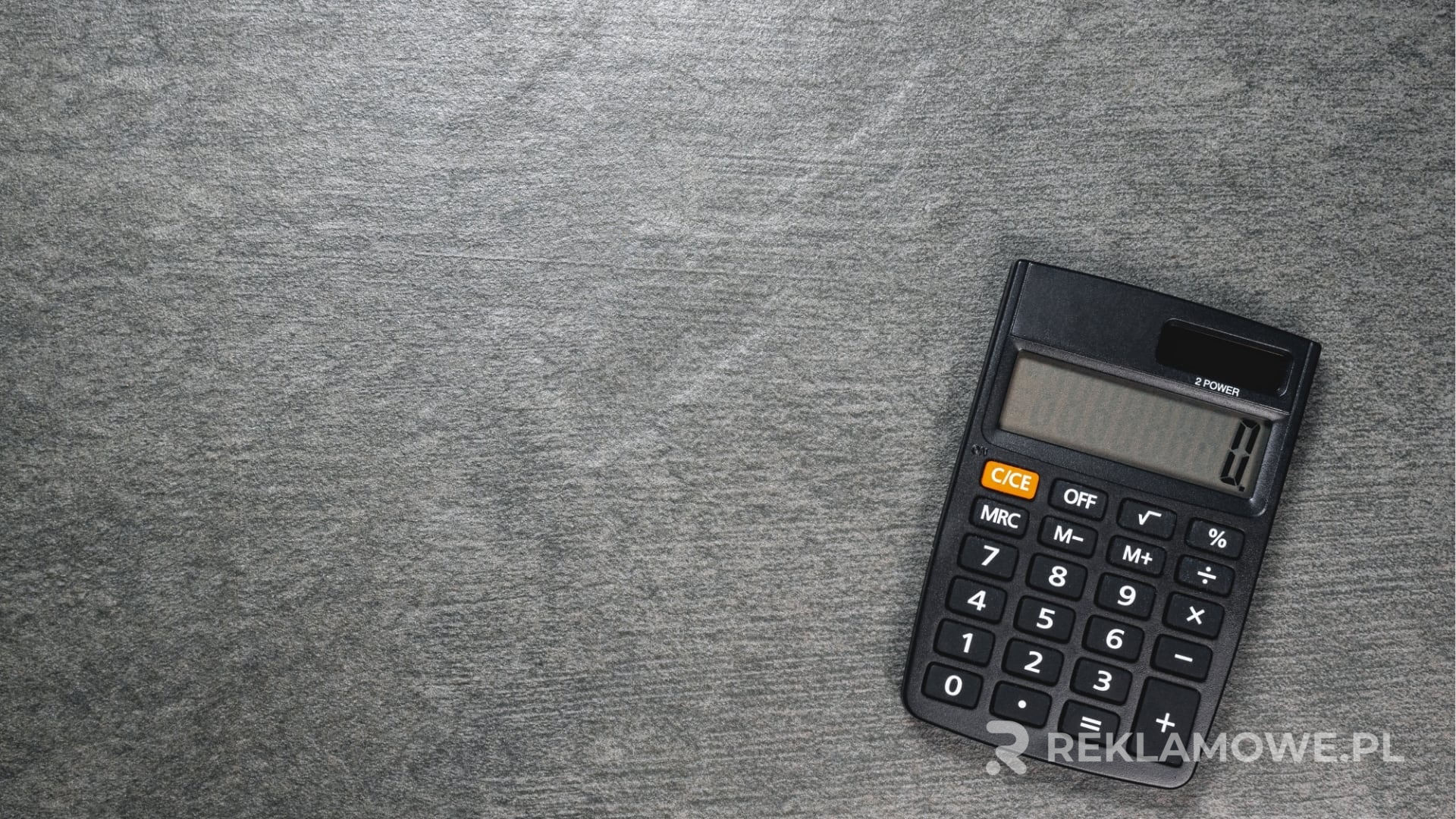 Kalkulator reklamowy dla małych firm – porady dotyczące wyboru